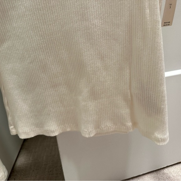 Anthropologie, new with tags, cream turtle neck. Small. - Picture 6 of 8